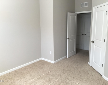 727 Treviso Lane - Photo Thumbnail 13