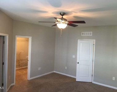 727 Treviso Lane - Photo Thumbnail 16
