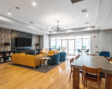 222 Glenwood Avenue - Photo Thumbnail 32