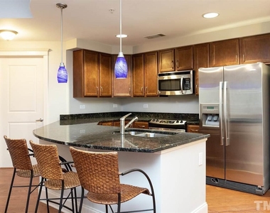 222 Glenwood Avenue - Photo Thumbnail 5