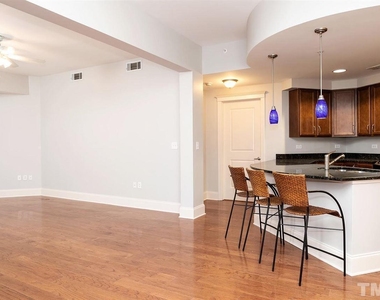 222 Glenwood Avenue - Photo Thumbnail 8