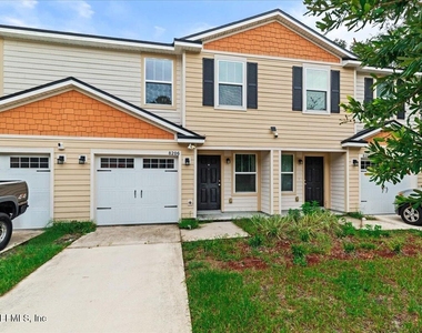 8206 Halls Hammock Ct Court - Photo Thumbnail 1