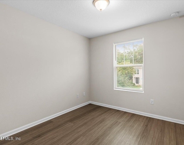 8206 Halls Hammock Ct Court - Photo Thumbnail 18