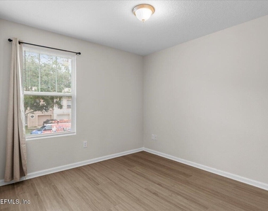 8206 Halls Hammock Ct Court - Photo Thumbnail 16