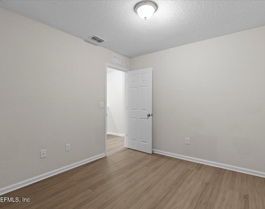 8206 Halls Hammock Ct Court - Photo Thumbnail 22