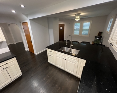 17 N Iowa Avenue - Photo Thumbnail 14