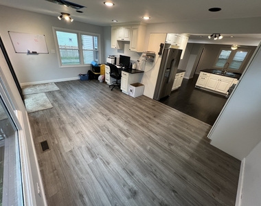 17 N Iowa Avenue - Photo Thumbnail 15