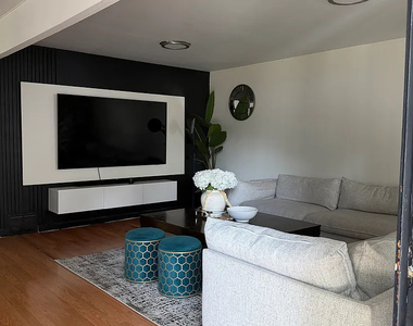 17624 71st Avenue - Photo Thumbnail 4