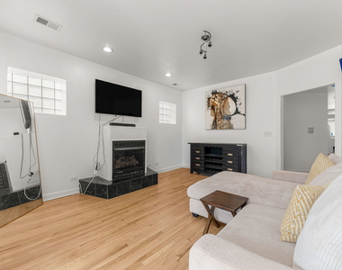 6722 S Ridgeland Avenue - Photo Thumbnail 3