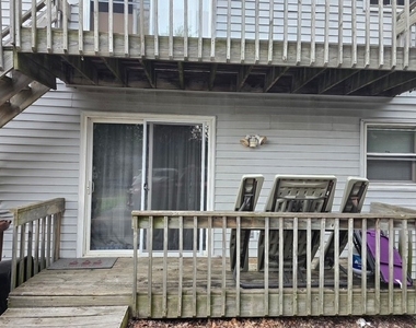 489 Eisenhower Street - Photo Thumbnail 2