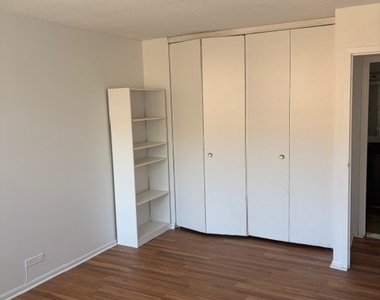 5100 N Marine Drive - Photo Thumbnail 11