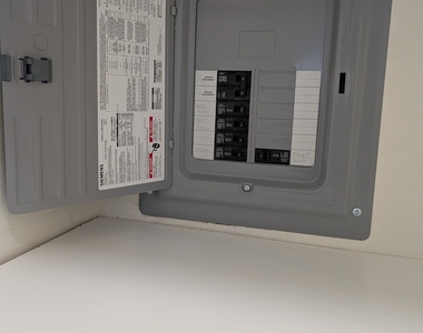 9216 Seymour Avenue - Photo Thumbnail 10