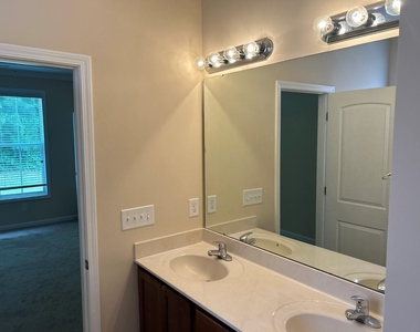 98 Verrazano Place - Photo Thumbnail 12
