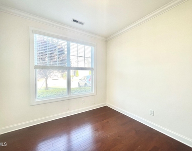 523 Finnbar Drive - Photo Thumbnail 4