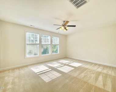 523 Finnbar Drive - Photo Thumbnail 17