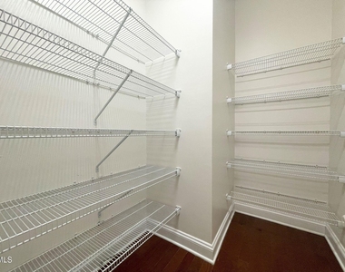 523 Finnbar Drive - Photo Thumbnail 7
