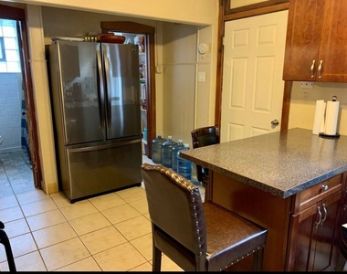 1819 East Avenue - Photo Thumbnail 6