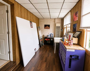 1819 East Avenue - Photo Thumbnail 8
