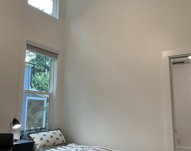 107 D Hillcrest Avenue - Photo Thumbnail 8