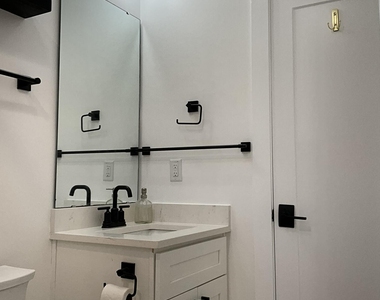 107 D Hillcrest Avenue - Photo Thumbnail 10