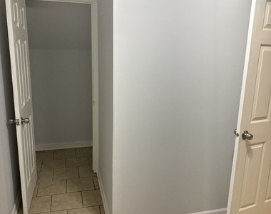 6344 S Eberhart Avenue - Photo Thumbnail 13