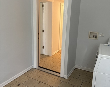 6344 S Eberhart Avenue - Photo Thumbnail 18