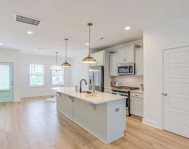 6403 Taylor Road - Photo Thumbnail 10