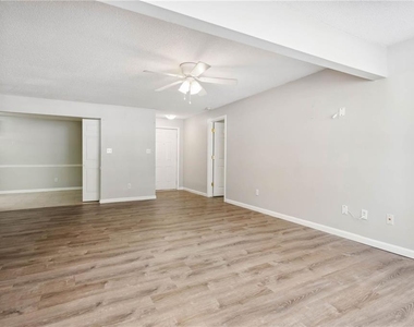 6362 Wedgeview Court - Photo Thumbnail 2