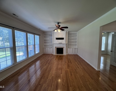3303 Colorcott Street - Photo Thumbnail 2
