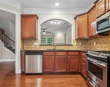 2263 Limehurst Drive Ne - Photo Thumbnail 8