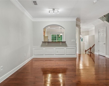 2263 Limehurst Drive Ne - Photo Thumbnail 5