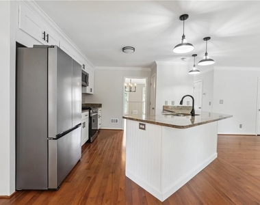 2565 Chestea Drive Ne - Photo Thumbnail 4