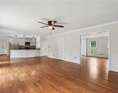 2565 Chestea Drive Ne - Photo Thumbnail 7