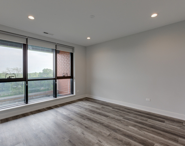 1604 N Richmond Street - Photo Thumbnail 7