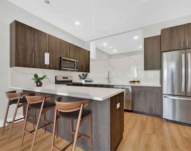 2924 W Medill Avenue - Photo Thumbnail 6