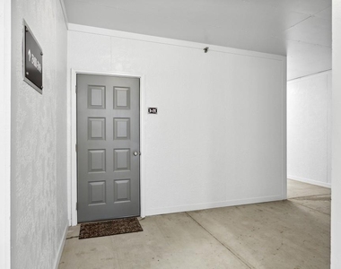 821 Ralph Mcgill Boulevard Ne - Photo Thumbnail 13