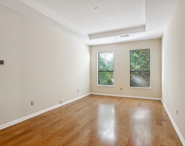 821 Ralph Mcgill Boulevard Ne - Photo Thumbnail 5