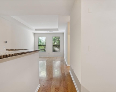 821 Ralph Mcgill Boulevard Ne - Photo Thumbnail 3