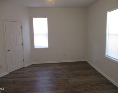 8 N Swain Street - Photo Thumbnail 9
