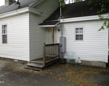 8 N Swain Street - Photo Thumbnail 3