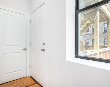 5407 S Harper Avenue - Photo Thumbnail 12