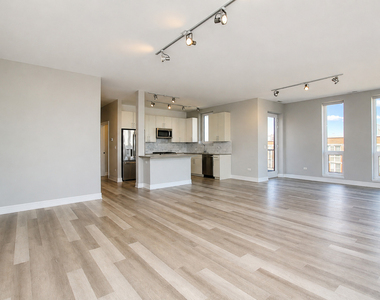 1554 N Talman Avenue - Photo Thumbnail 4