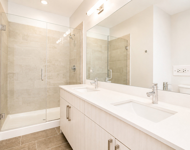 1554 N Talman Avenue - Photo Thumbnail 6