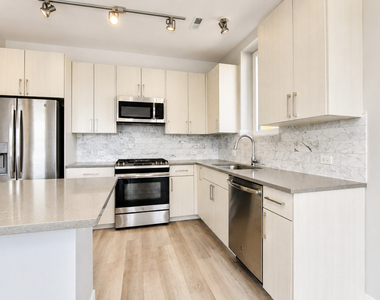 1554 N Talman Avenue - Photo Thumbnail 5