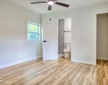 1224 Kennard Street - Photo Thumbnail 8