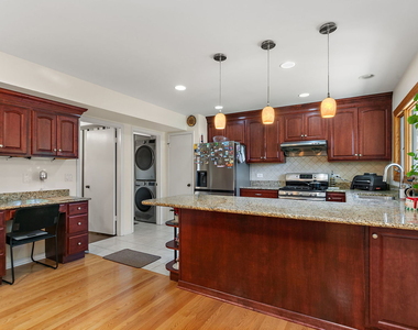 1037 Conrad Court - Photo Thumbnail 5