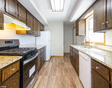 230 Maple Street - Photo Thumbnail 8
