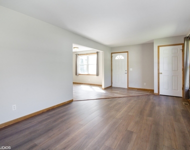 230 Maple Street - Photo Thumbnail 4