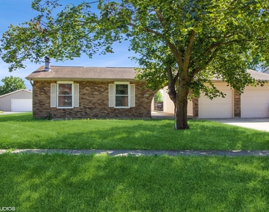230 Maple Street - Photo Thumbnail 1