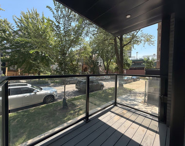 3710 N Kenmore Avenue - Photo Thumbnail 3